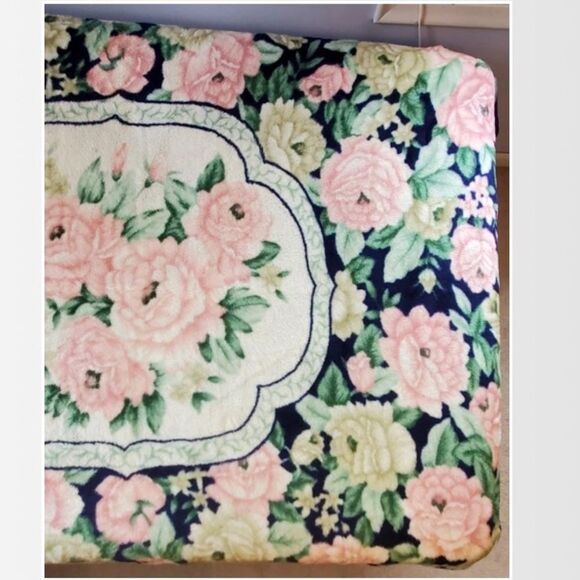 Vintage Blanket Queen Blue Reversible Pink Floral Heavy Weight Bedspread - Picture 12 of 16
